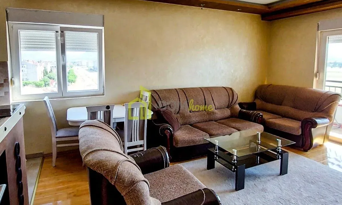 Izdavanje, dvosoban stan, 70m², Stari Aerodrom, Podgorica