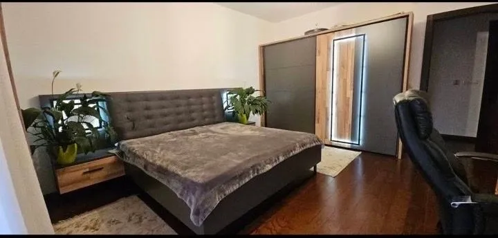 Prodaja, trosoban stan, 151m², Centar, Bar