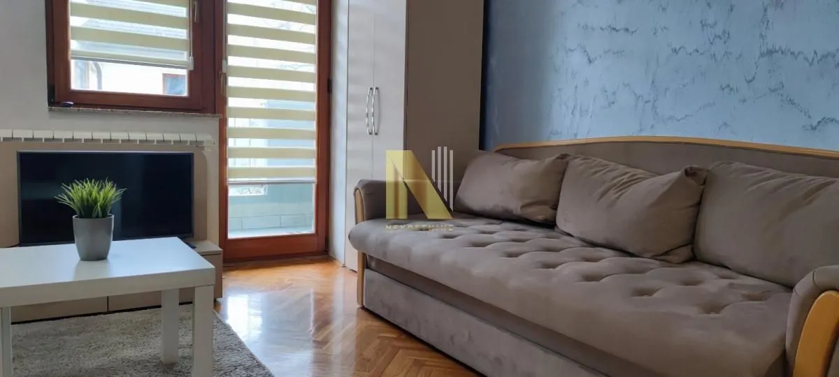 Izdavanje, garsonjera, 31m², Bulevar Oslobodjenja, Novi Sad Sve Podlokacije