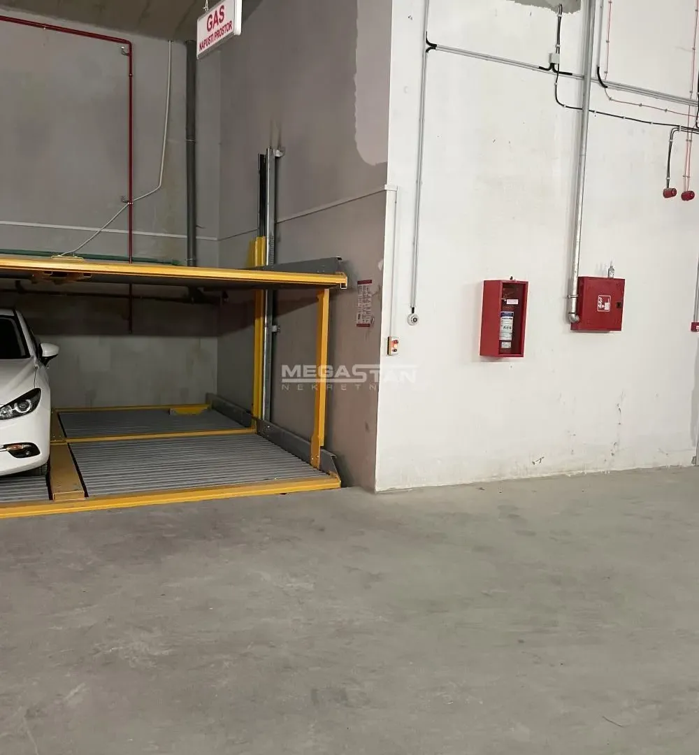 Prodaja, parking/garaža, 13m², Đeram Pijaca, Beograd