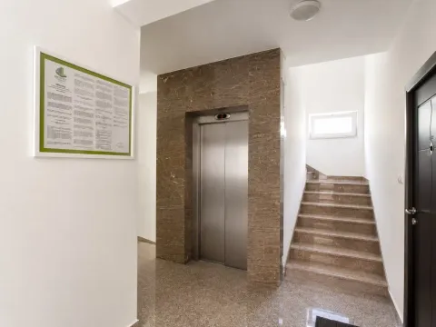 Sale, two bedroom apartment, 67m², Bečići, Budva - image 18