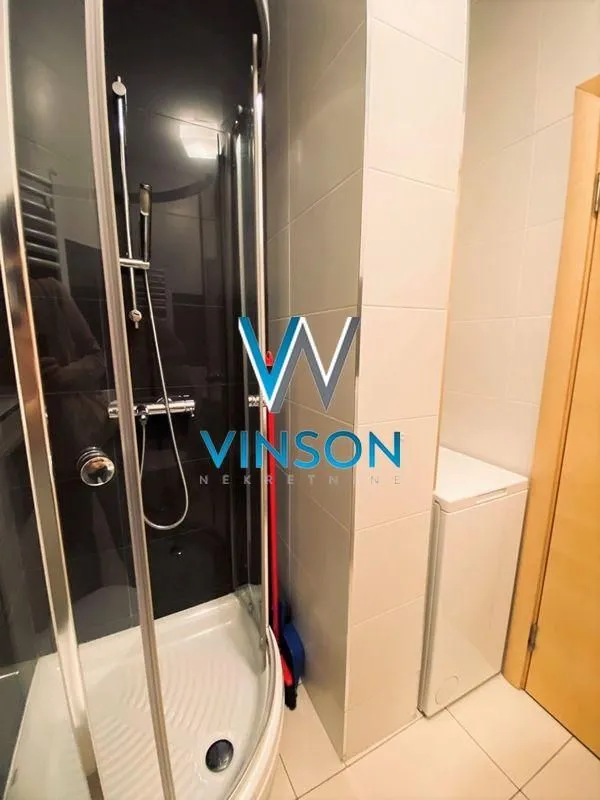 Izdavanje, trosoban stan, 98m², Centar, Novi Sad
