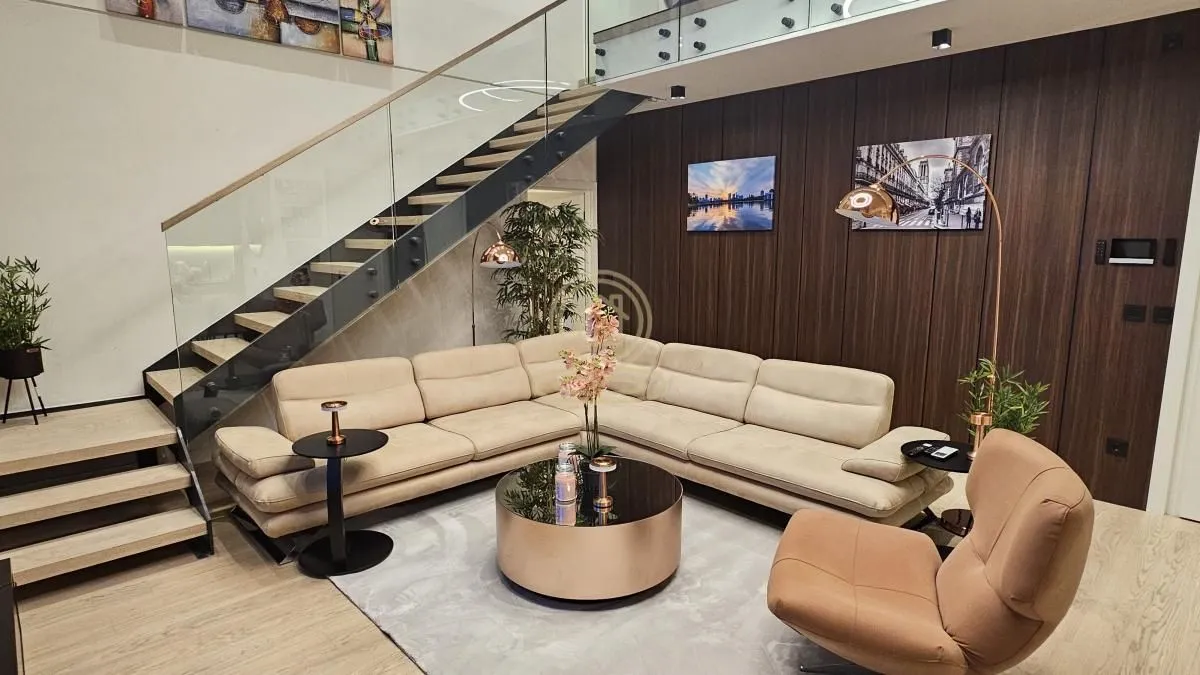 Izdavanje, četvorosoban stan, 161m², Savski Venac, Beograd