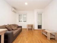 Izdavanje, jednosoban stan, 43m², City Kvart, Podgorica - image 1