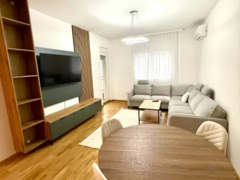 Izdavanje, jednosoban stan, 48m², Stari Aerodrom, Podgorica - image 11