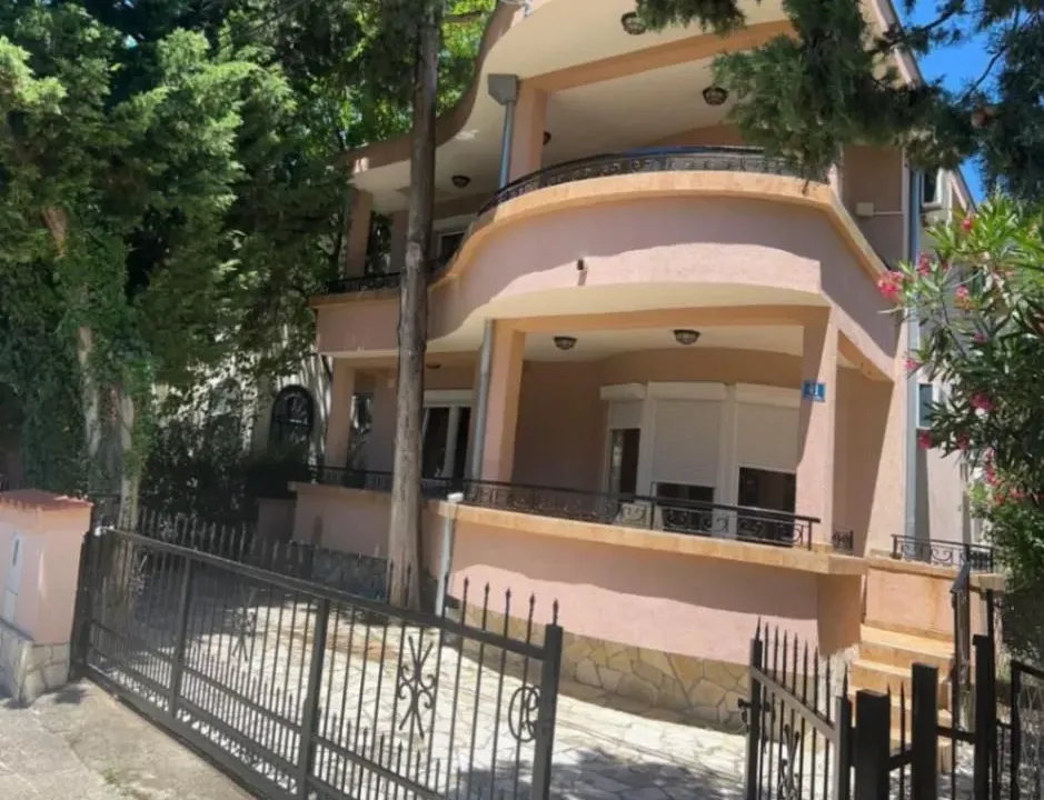 Sale, house, 130m², Sutomore, Bar