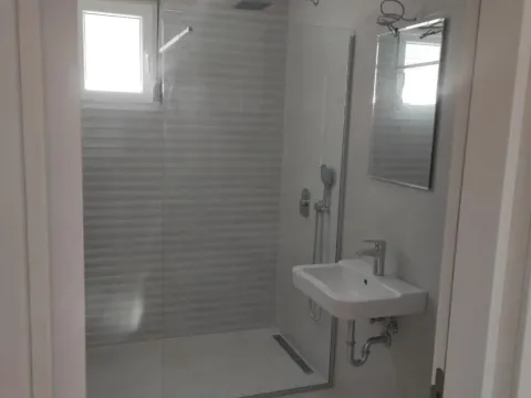 Izdavanje, dvosoban stan, 65m², Zabjelo, Podgorica - image 9