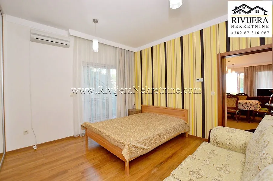 Prodaja, četvorosoban stan, 107m², Đenovići, Herceg Novi