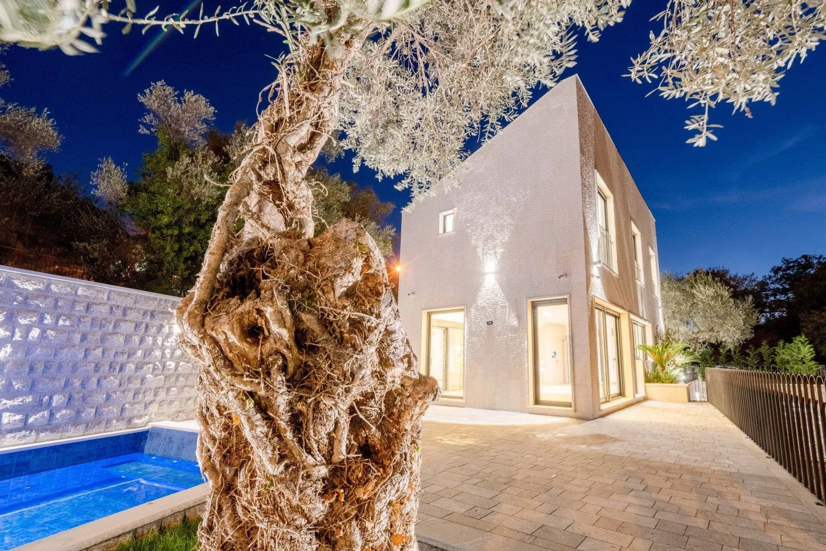 Sale, house, 240m², Kamenovo, Budva