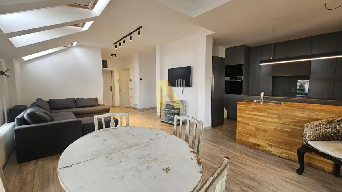 Prodaja, trosoban stan, 83m², Centar, Novi Sad