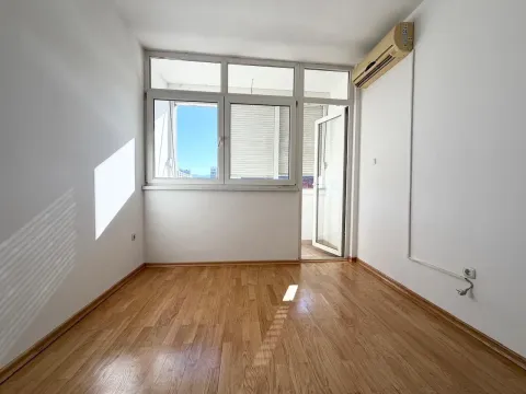 Prodaja, dvosoban stan, 84m², Autobuska stanica, Podgorica - image 9