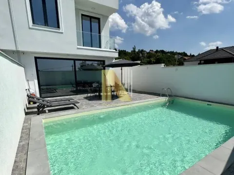 Izdavanje, kuća, 215m², Sremska Kamenica, Petrovaradin - image 9