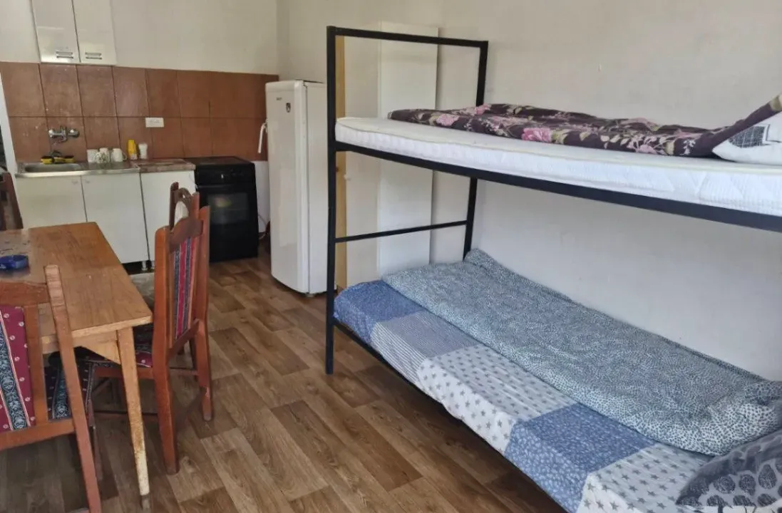 Izdavanje, petosoban stan, 150m², Dobanovci, Surčin