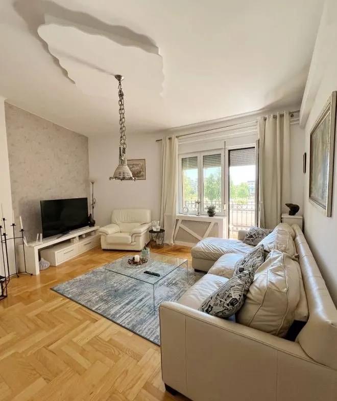Izdavanje, dvosoban stan, 69m², Vračar Hram, Vračar Sve Podlokacije