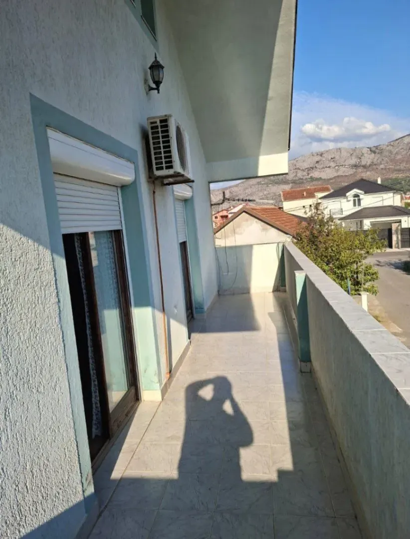Izdavanje, kuća, 100m², Zagorič, Podgorica