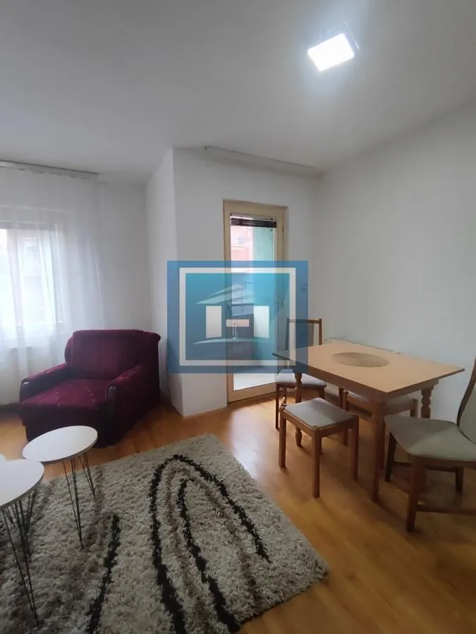 Izdavanje, garsonjera, 30m², Centar, Jagodina