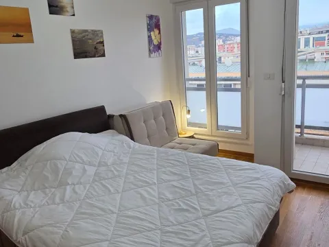 Izdavanje, jednosoban stan, 43m², City Kvart, Podgorica - image 1