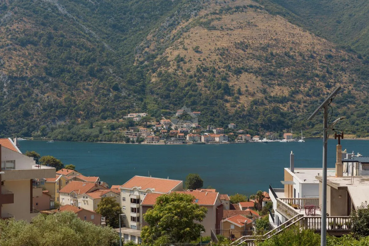 Prodaja, jednosoban stan, 50m², Dobrota, Kotor