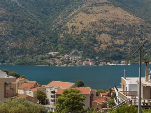 Sale, one bedroom apartment, 50m², Dobrota, Kotor - image 12
