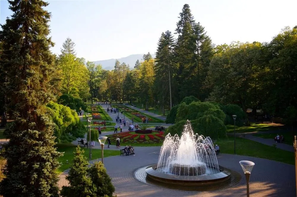 Prodaja, ugostiteljski objekat, 1000m², Centar, Vrnjačka Banja