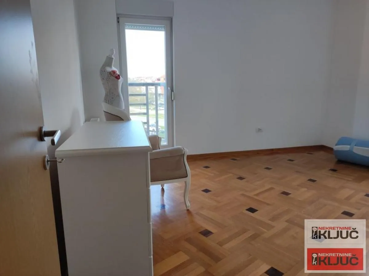 Prodaja, četvorosoban stan, 91m², Bulevar Evrope, Novi Sad Sve Podlokacije