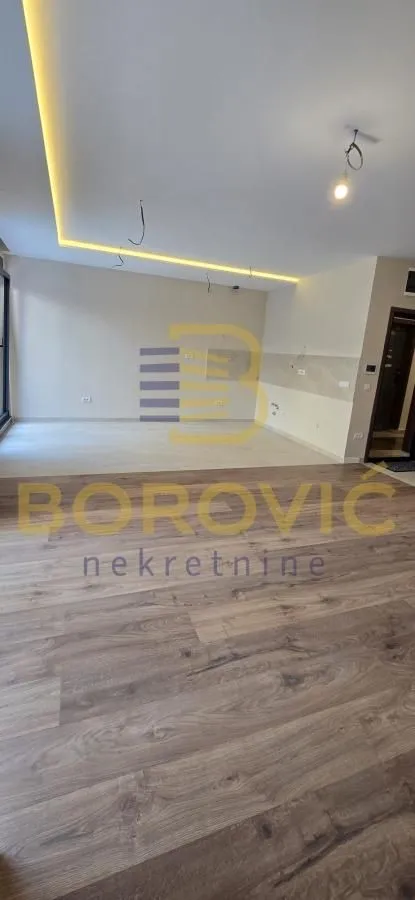 Prodaja, trosoban stan, 68m², Olimp, Zvezdara Sve Podlokacije