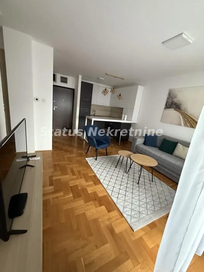 Izdavanje, dvosoban stan, 47m², Grbavica, Novi Sad Sve Podlokacije