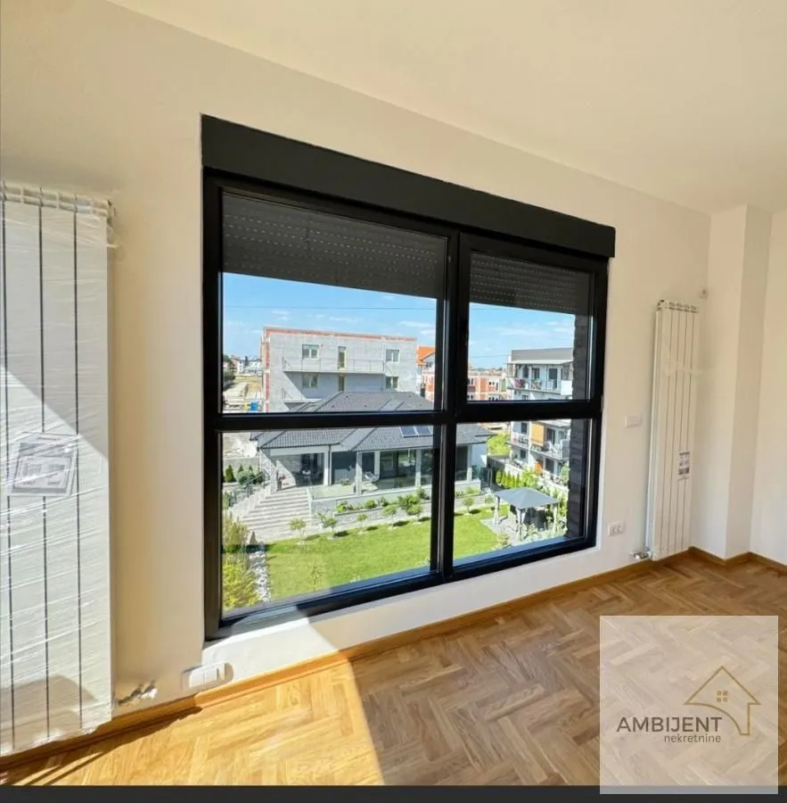 Prodaja, trosoban stan, 55m², Surčin, Beograd