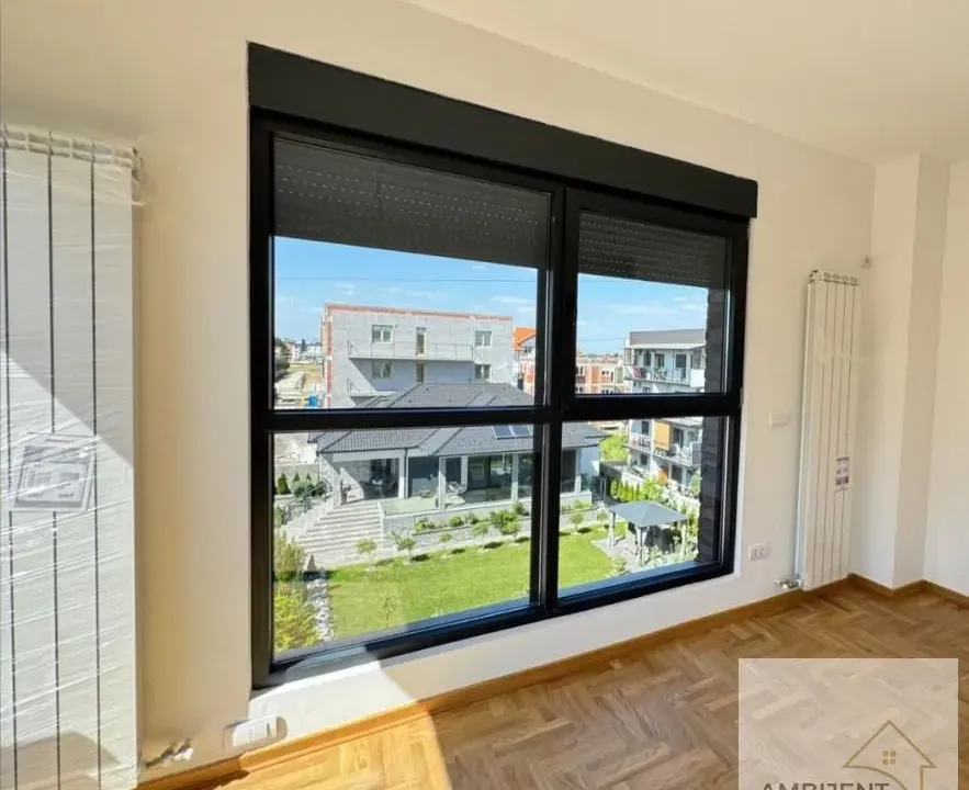 Prodaja, trosoban stan, 55m², Surčin, Beograd