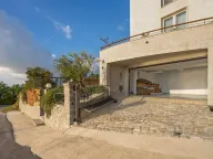 Rent, house, 600m², Blizikuće, Budva - image 28