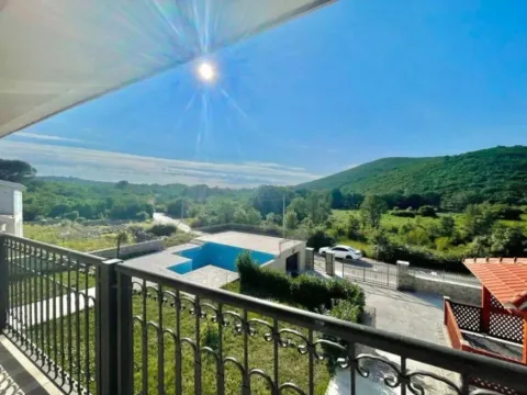 Izdavanje, kuća, 200m², Kotor, Crna Gora - image 10