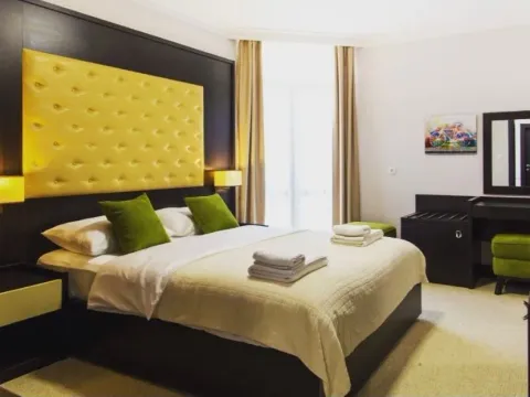 Rent, hospitality venue, 700m², Bečići, Budva - image 15