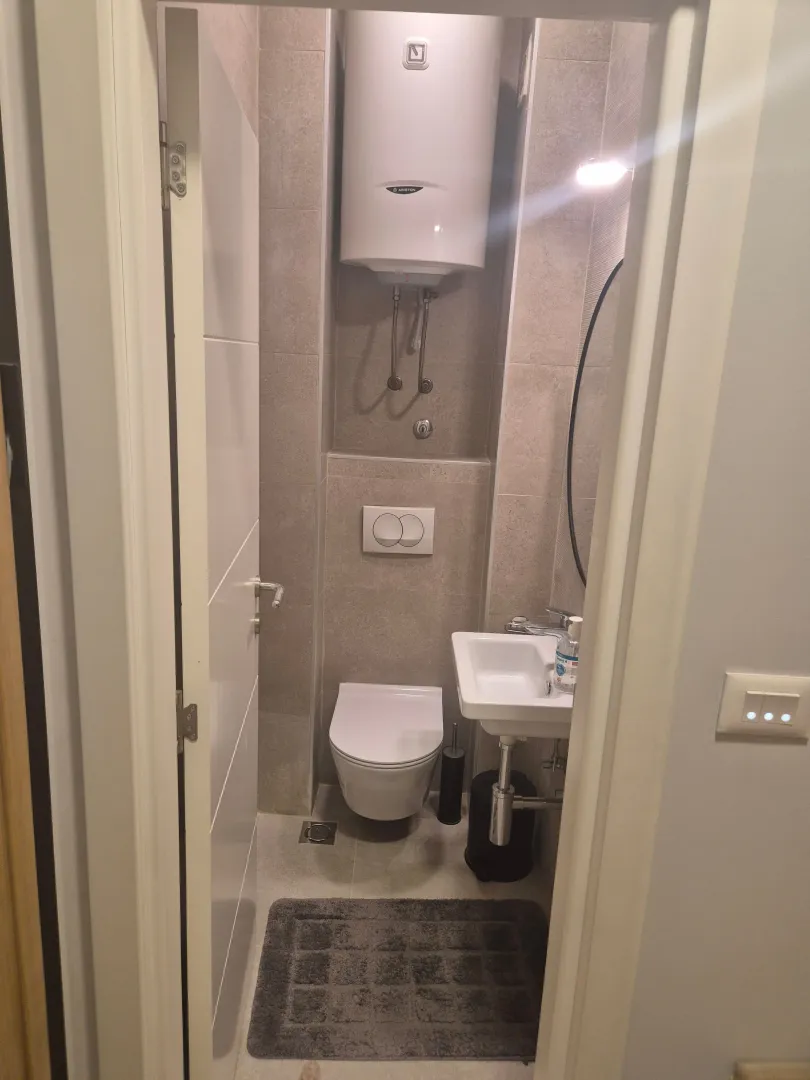 Izdavanje, trosoban stan, 101m², Vezirov Most, Podgorica