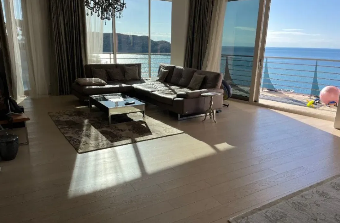 Prodaja, dvosoban stan, 178m², Zavala, Budva