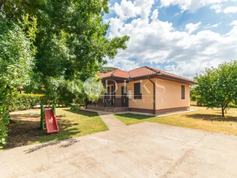 Izdavanje, kuća, 77m², Pričelje, Podgorica - image 1