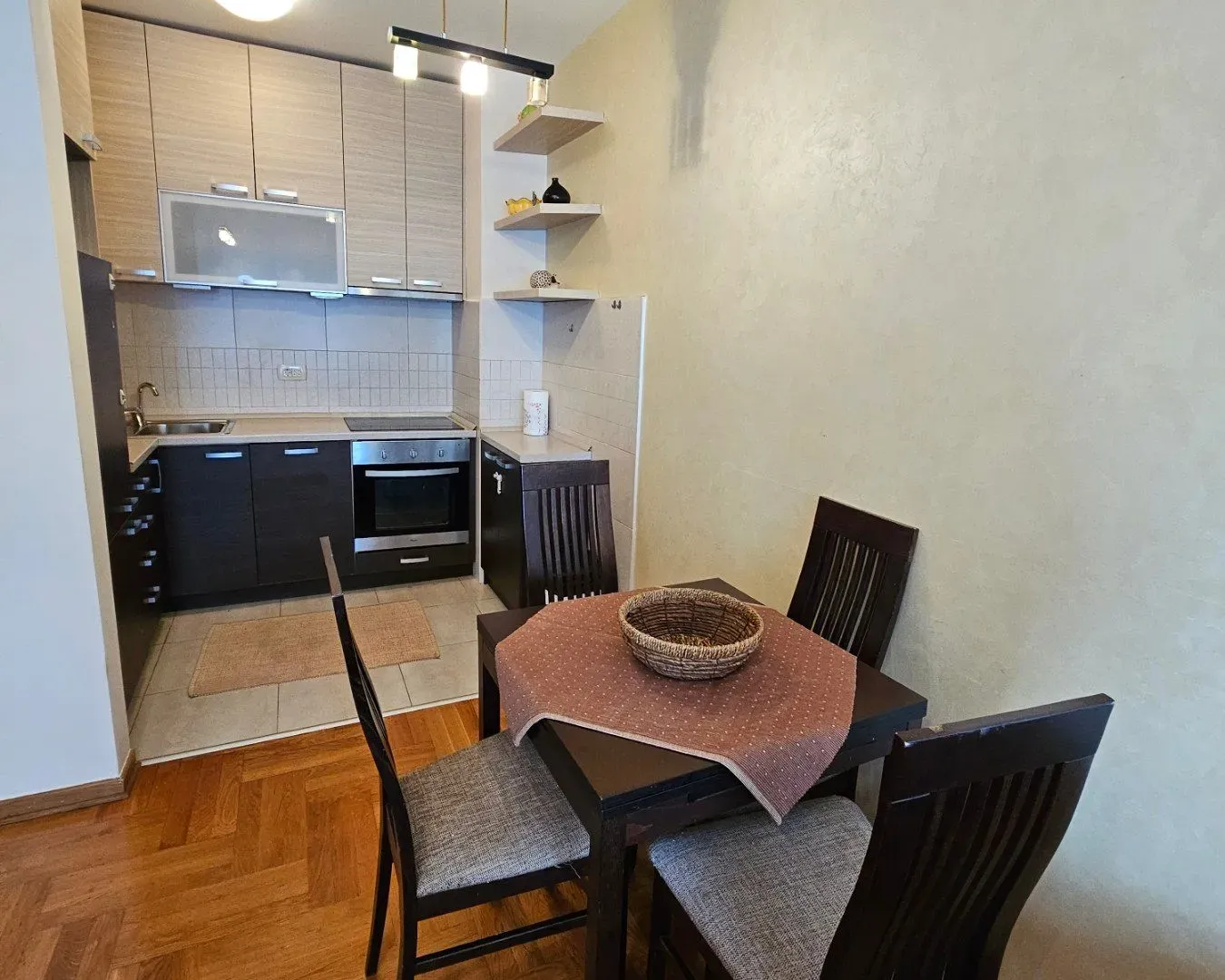 Izdavanje, jednosoban stan, 45m², Zabjelo, Podgorica