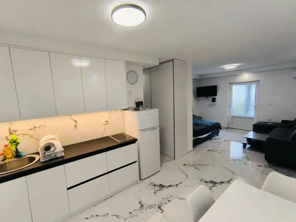 Rent, studio apartment, 40m², Lazi, Budva