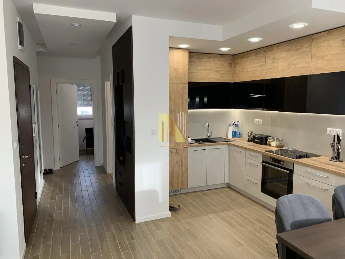 Izdavanje, četvorosoban stan, 77m², Veternička rampa, Novi Sad Sve Podlokacije