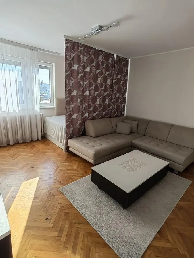 Izdavanje, dvosoban stan, 57m², Medicinski fakultet, Niš