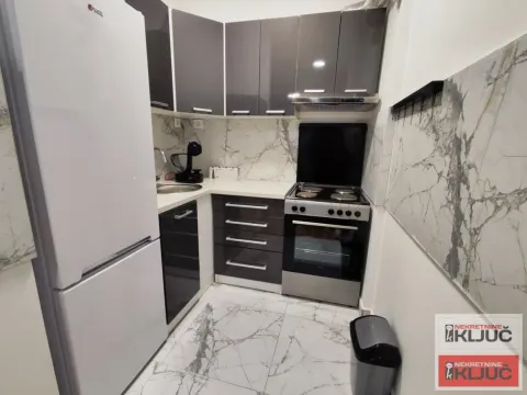 Izdavanje, jednosoban stan, 49m², Novi Sad, Srbija - image 3