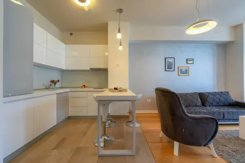 Rent, one bedroom apartment, 56m², Tre Canne, Budva - image 7