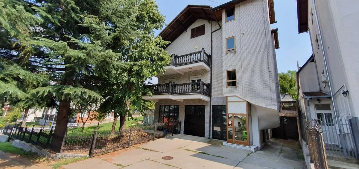 Sale, house, 600m², Sremska Kamenica, Petrovaradin