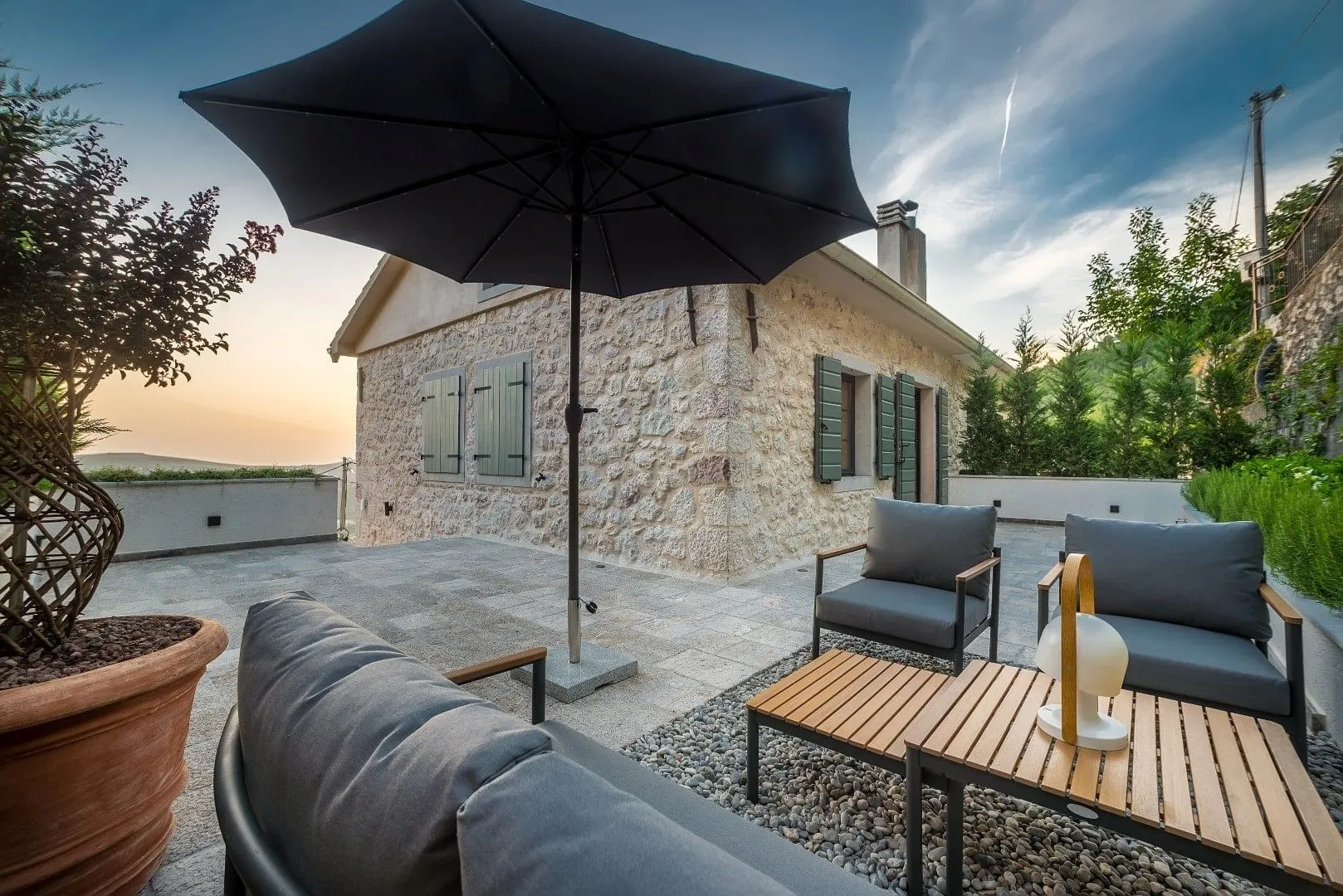 Rent, house, 85m², Nalježići, Kotor