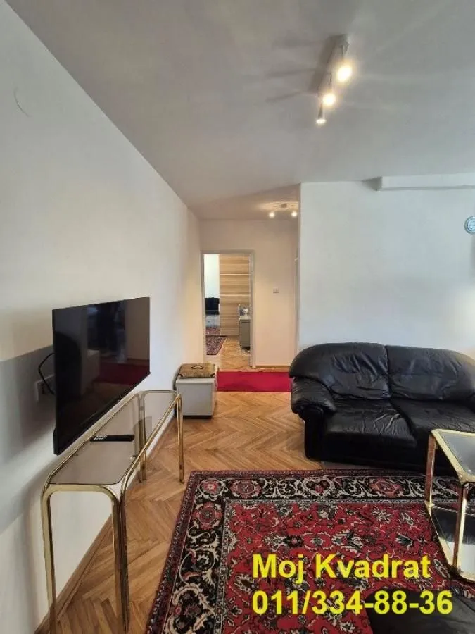 Izdavanje, trosoban stan, 60m², Vračar Centar, Vračar Sve Podlokacije