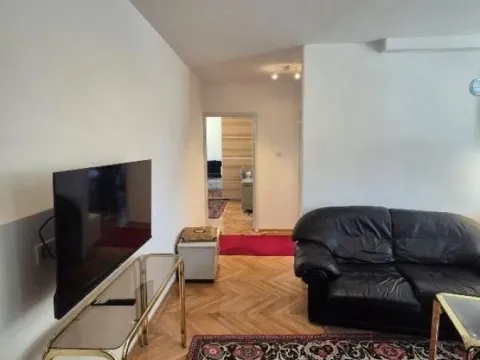 Izdavanje, trosoban stan, 60m², Vračar Centar, Vračar Sve Podlokacije - image 2