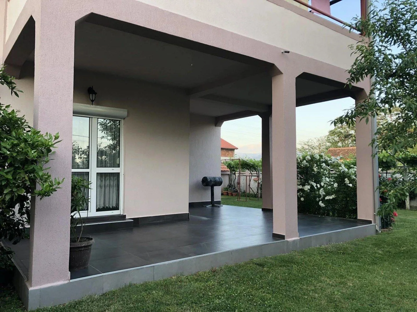 Prodaja, kuća, 300m², Podgorica, Crna Gora