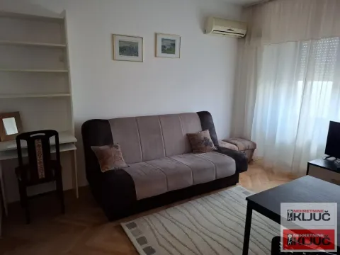 Izdavanje, garsonjera, 20m², Bulevar Oslobodjenja, Novi Sad Sve Podlokacije - image 2