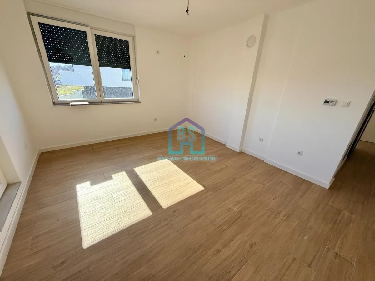 Prodaja, trosoban stan, 72m², Alibegovac, Petrovaradin