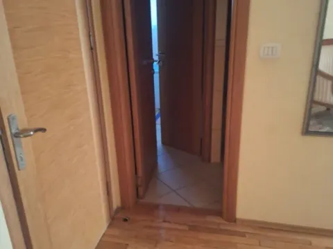 Izdavanje, dvosoban stan, 120m², Tološi, Podgorica - image 6