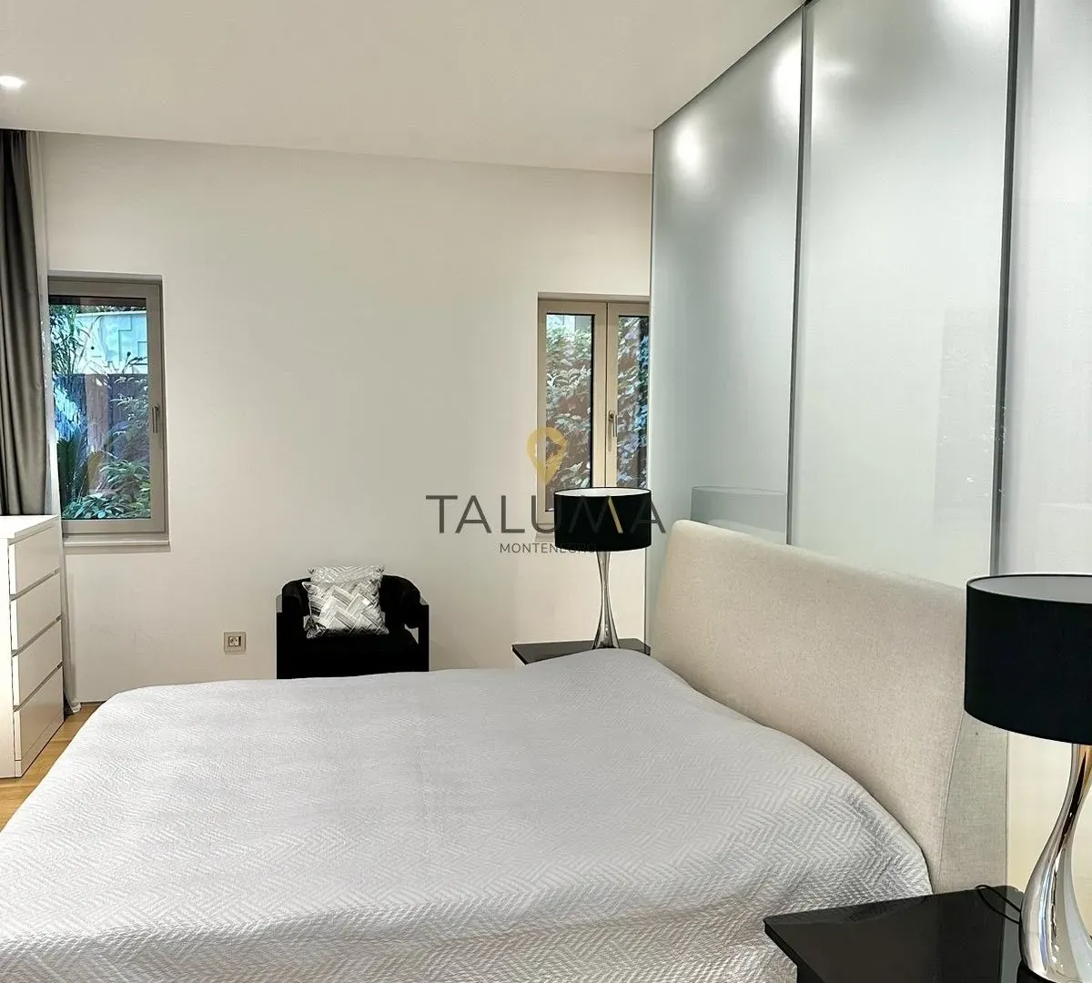 Prodaja, dvosoban stan, 159m², Centar, Budva